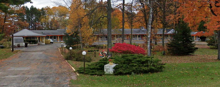 Deer Forest Motel (Sleepy Hollow Motel)